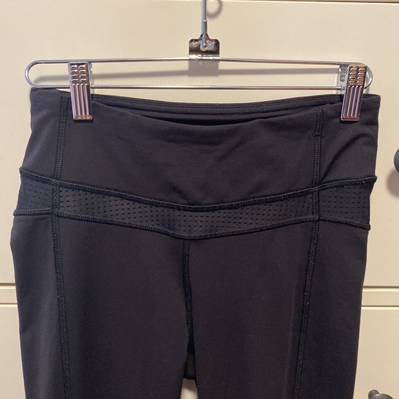 Black lululemon size 4 medium rise leggings - Picture 5 of 9